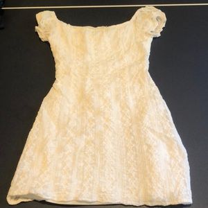 White dress size Xs honey punch